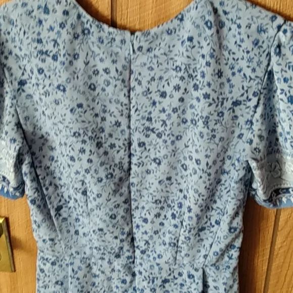 Dress - Picture 4 of 4